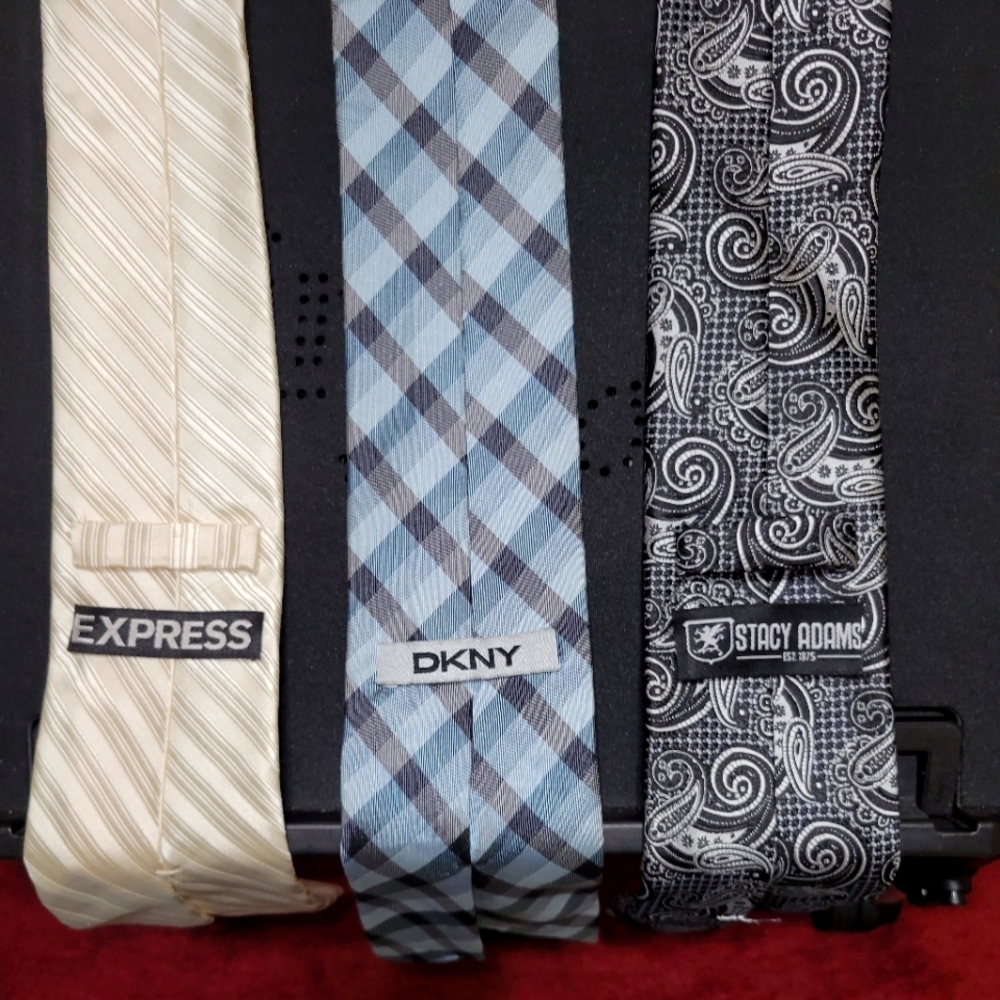 Tie - Picture 2 of 5